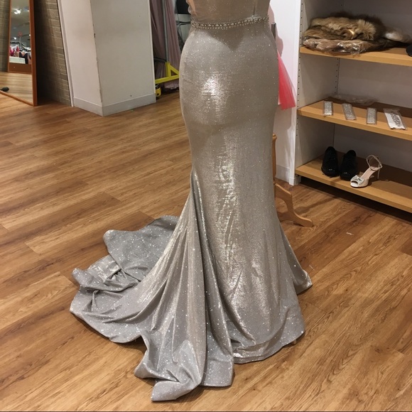 Blush prom dress - Picture 3 of 3